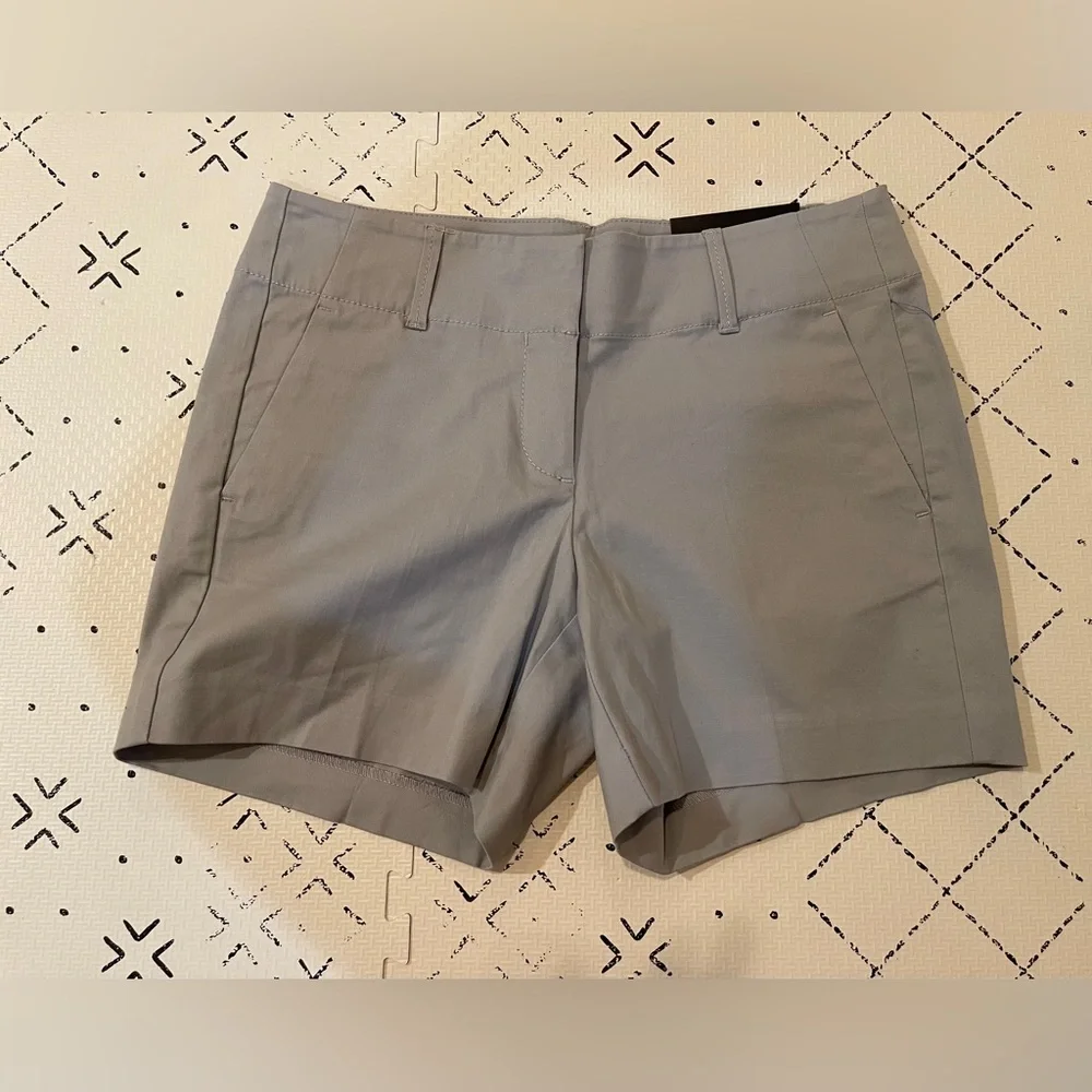 NWT Ann Taylor modern fit metro‎ short 2P